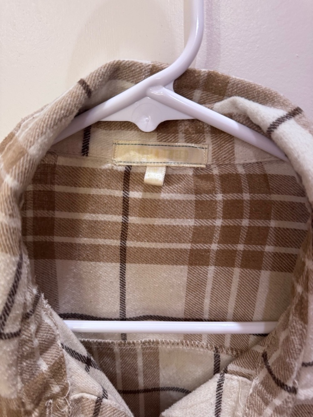 Cropped Beige Plaid Button-Up Top - Picture 5 of 6